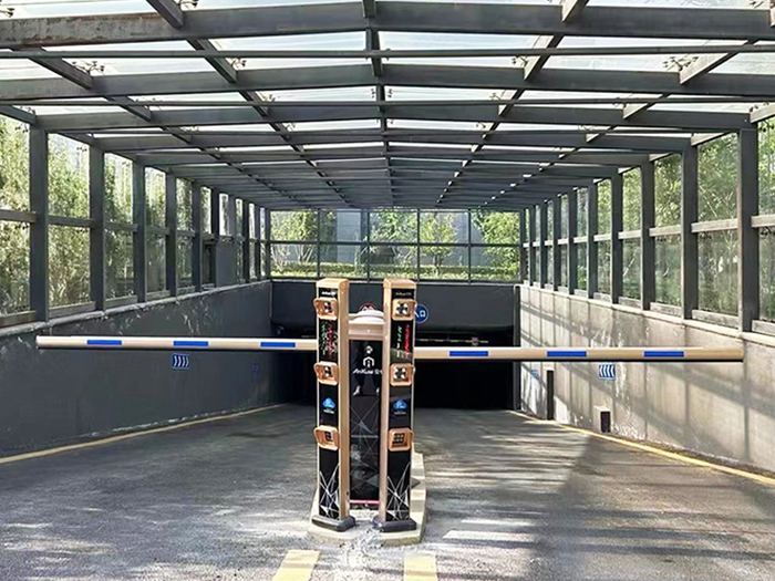 某停車場采用 “安快” 車牌識(shí)別系統(tǒng)