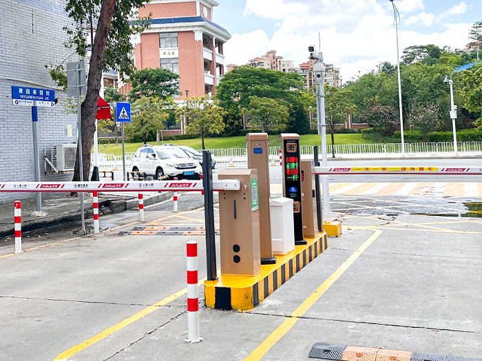 某工業(yè)園區(qū)采用 “安快” 車牌識別系統(tǒng)