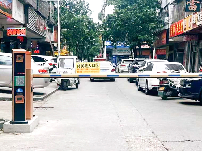 某街道采用 “安快” 同進同出直桿道閘