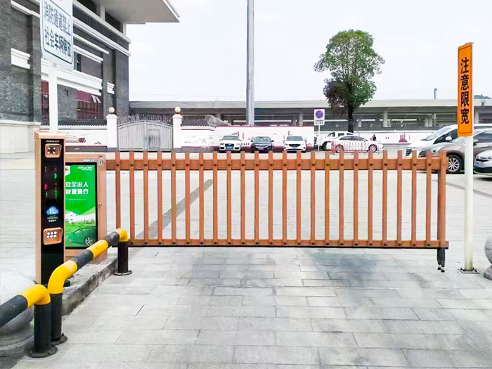 某景區(qū)采用 “安快”一進(jìn)一出柵欄道閘