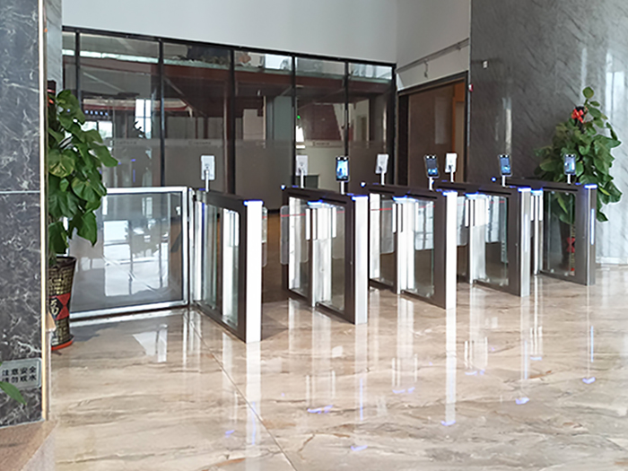 某辦公樓采用 “安快” 人行通道擺閘【搭配人臉識(shí)別】