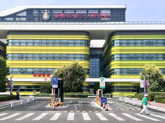 某市醫(yī)院采用 “安快” 多進(jìn)多出車牌識別系統(tǒng)案例圖